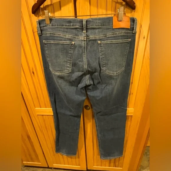 Lucky Brand Cropped Blue Jeans - Picture 3 of 5